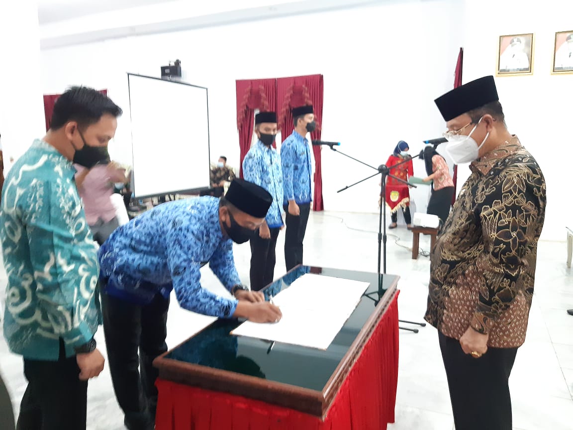 Bupati Seluma Lantik 72 ASN Fungsional