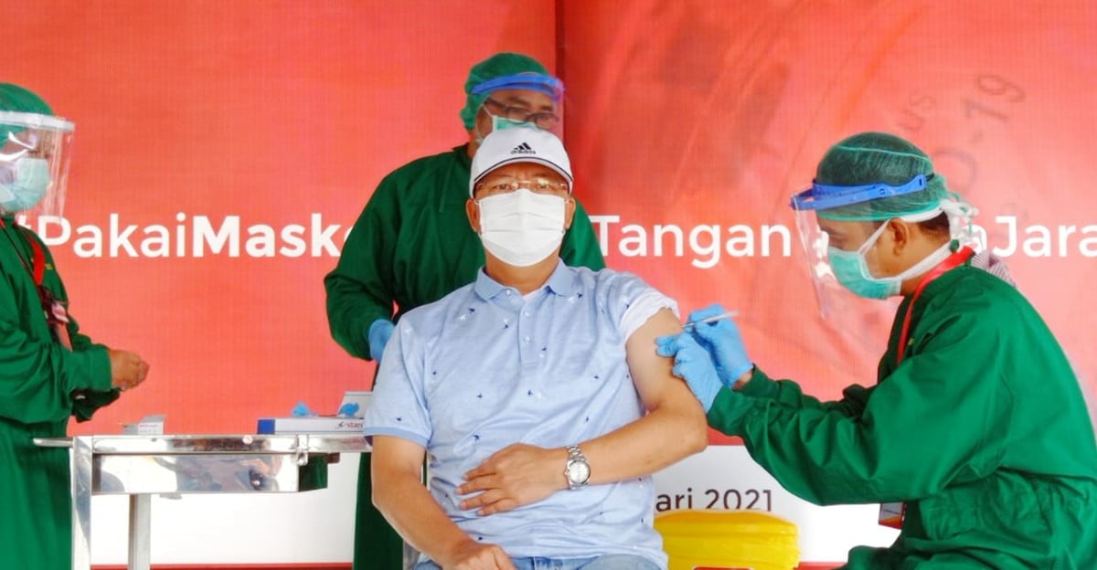 Gubernur Rohidin Jalani Vaksinasi Dosis Kedua di RSMY