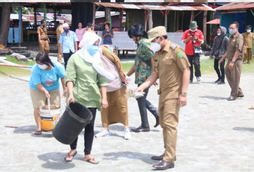 IRT Viral Buang Sampah di Laut, Wawali Beri Sanksi Sosial