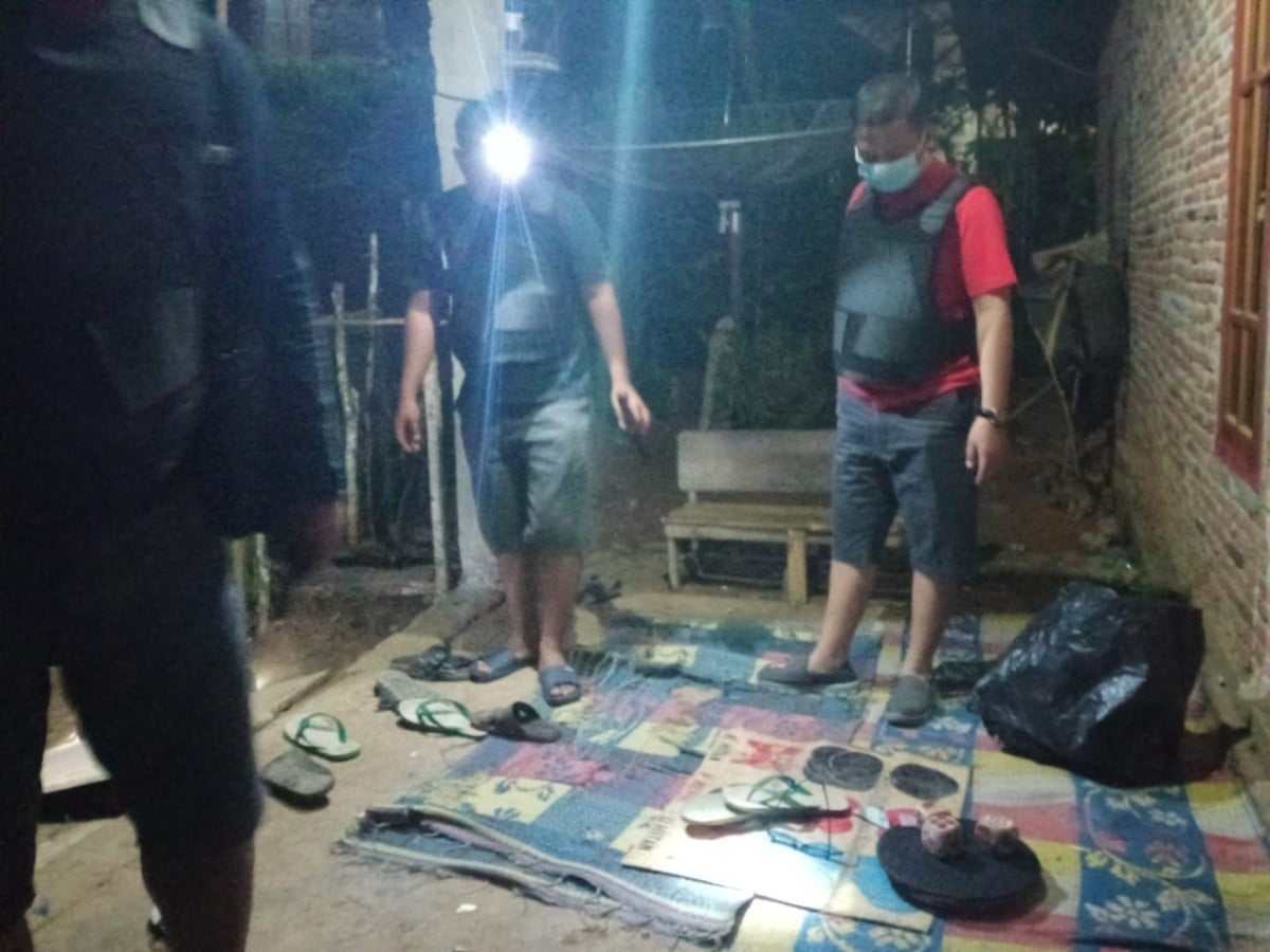 Tengah Malam Polsek SAM Gerebek Judi Dadu di Gunung Bantan
