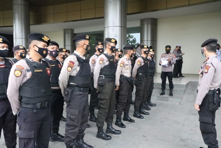 Gabungan Personil Jaga Ketat Ceremonial Penetapan Wakil dan Gubernur Bengkulu
