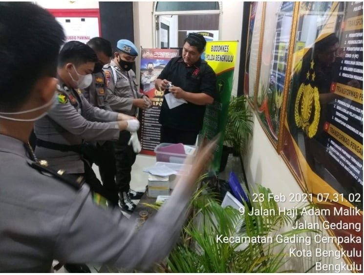 Bid Propam Polda Bengkulu Lakukan Tes Urin 56 Personil Anggotanya