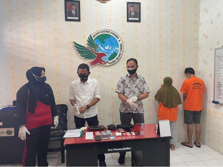 Sat Narkoba Polres RL Boyong Dua Tersangka Pemakai dan Pengedar Sabu
