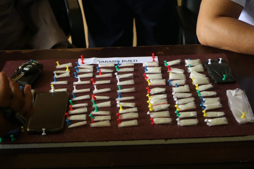 Tergiur Upah, Supir Travel Nekat Antar Paketan Narkoba