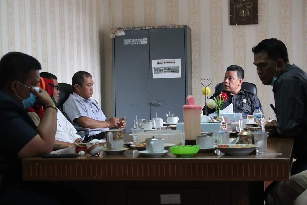 Waka l DPRD Kepahiang Terima Audiensi Warga Desa Talang Sawah