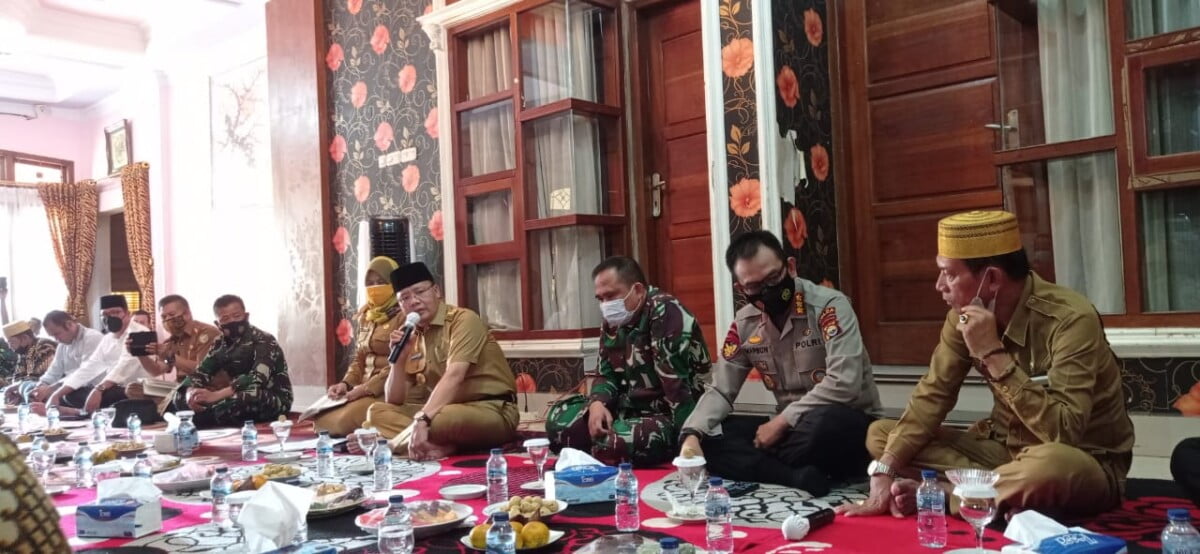 Gubernur Rohidin Jajaki Jalan Tengah Penyelesaian Konflik Nelayan di Bengkulu