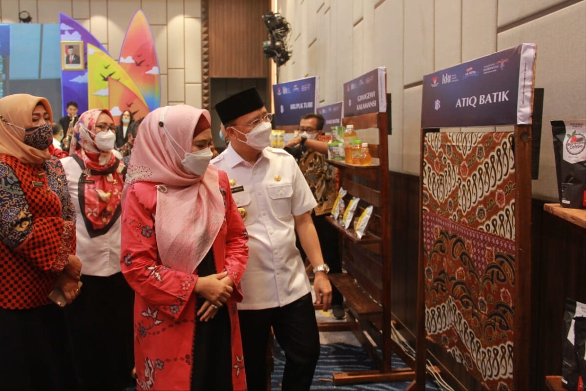 Komitmen Dorong UMKM, Gubernur Rohidin: Mari Cintai Produk Dalam Negeri
