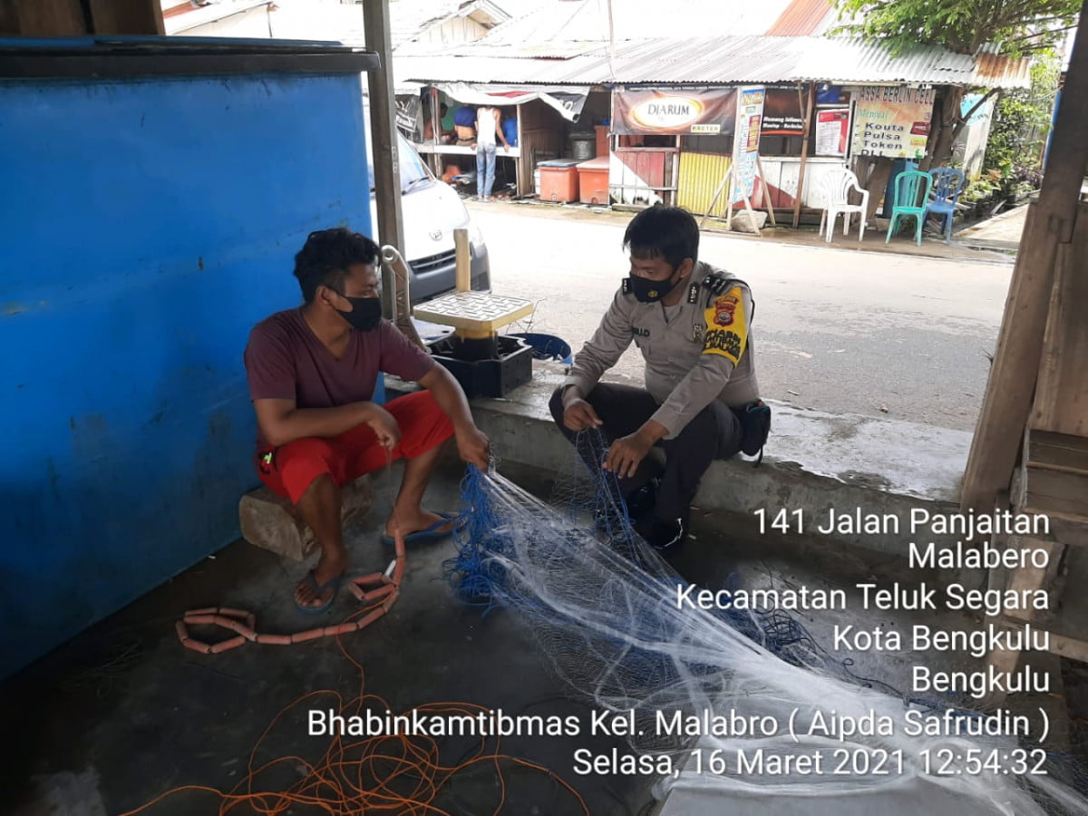 Bhabinkamtibmas Polres Bengkulu Tingkatkan Sosialisasi Prokes