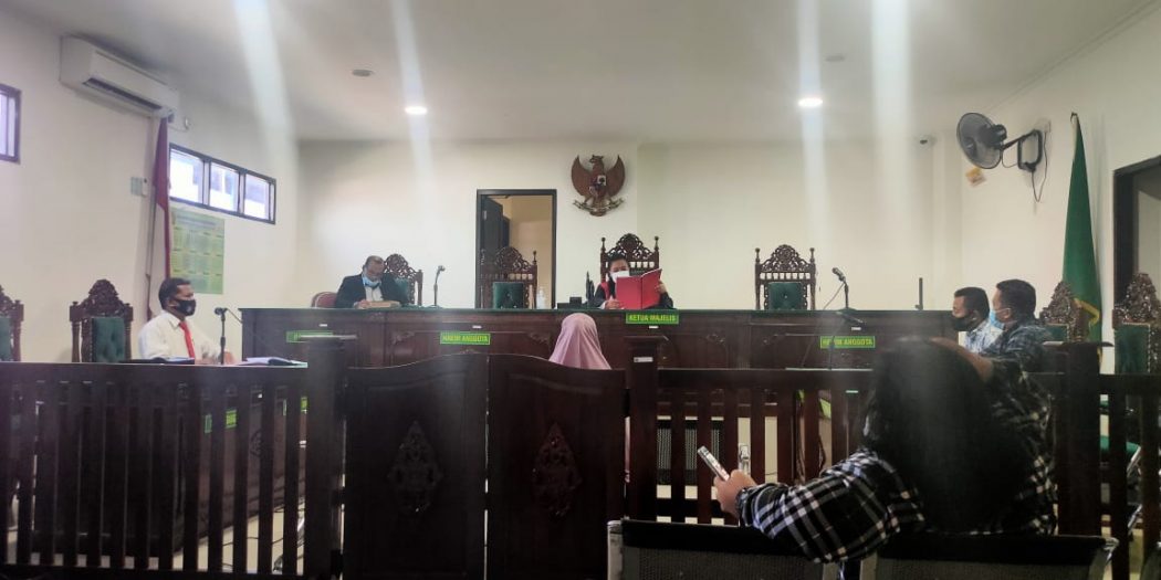 Hakim Putuskan Terdakwa Si Pembuang Sampah Sembarangan Didenda 300 Ribu