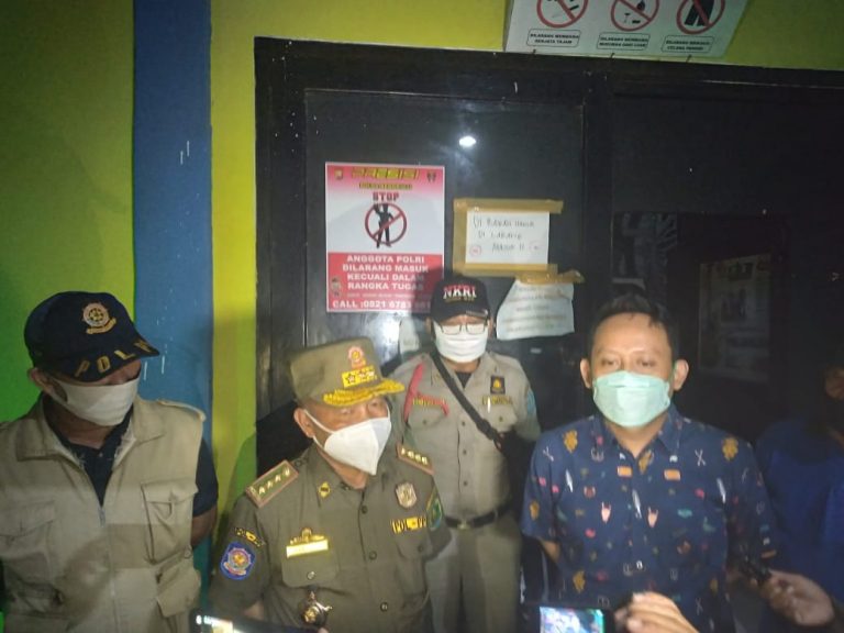 Satpol PP Datangi Kafe Sampaikan Himbauan dan SE Walikota