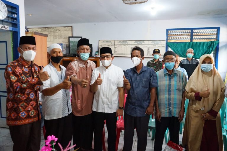 Wawali Bengkulu Bagikan BOp Hingga Paket Ramadan Baznas ke Warga