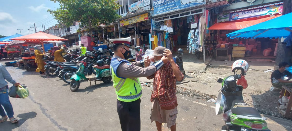 Polres Bengkulu Himbau Prokes dan Sosialisasi Larangan Mudik Dikawasan Pasar