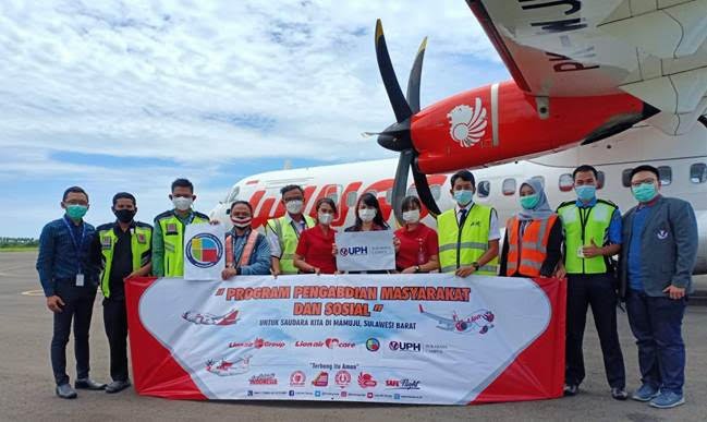 UPH Kampus Surabaya dan Lion Air Group Laksanakan Program Sosial Penyaluran Bantuan di Mamuju