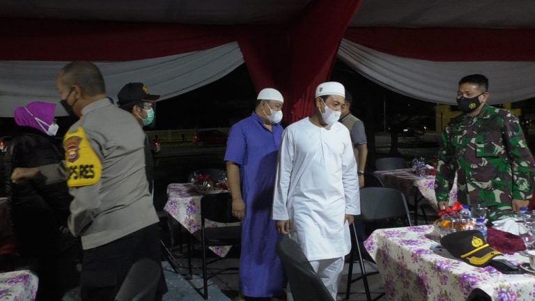 Malam Takbiran, Wawali Dedy Blusukan ke Beberapa Posko Lebaran