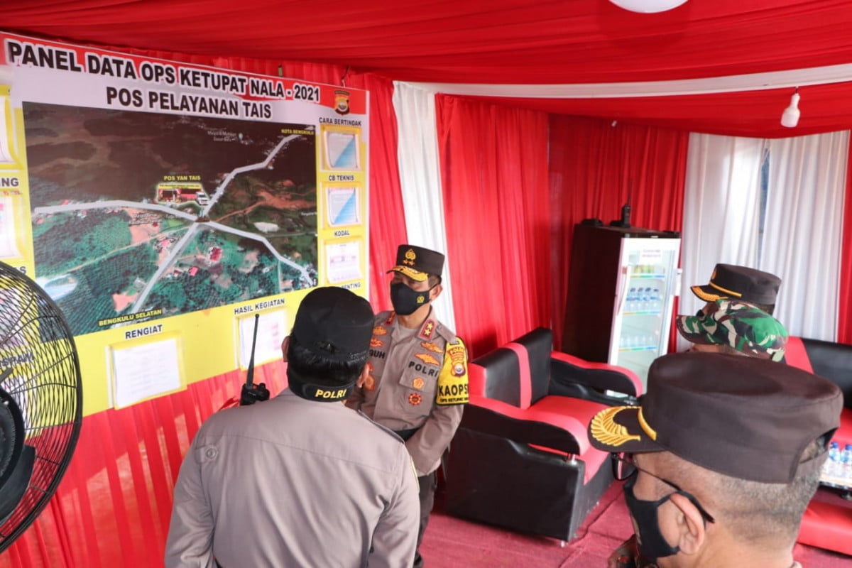Kapolda Bengkulu Cek Posko Penyekatan Mudik di Perbatasan Sumsel dan Lampung
