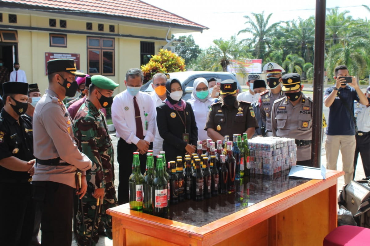 Polres Mukomuko Gelar Release Hasil Ops Pekat Nala, Ribuan Liter Miras dan Petasan Berhasil Sita