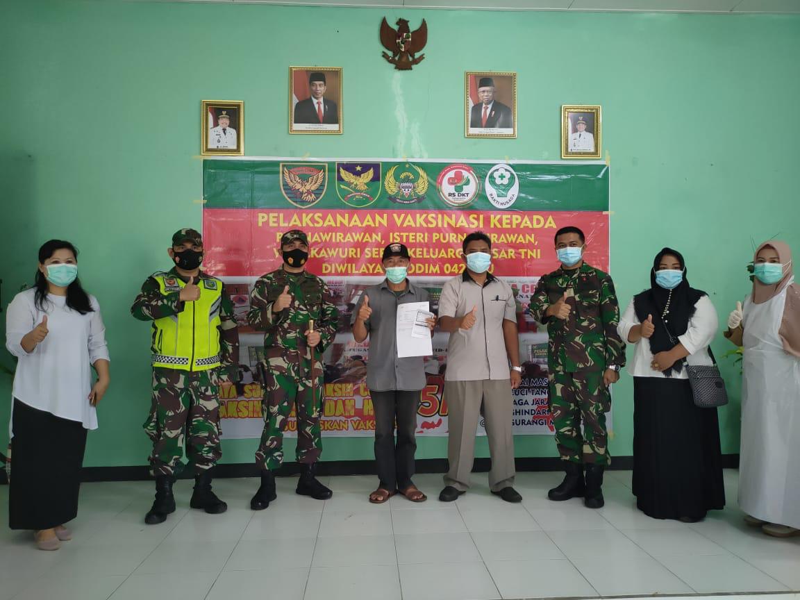 Ratusan Purnawirawan TNI AD dan Warakawuri Bengkulu Utara divaksin