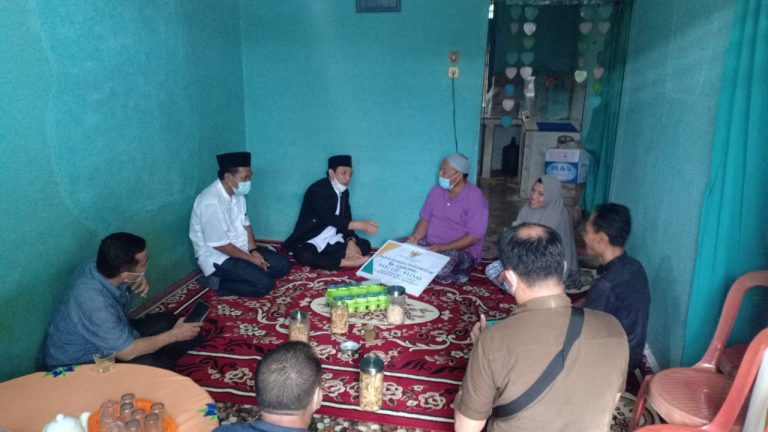 5 Warga Terima Bantuan, Bukti Program Pemkot Bengkulu Terus Berikan Kebahagiaan