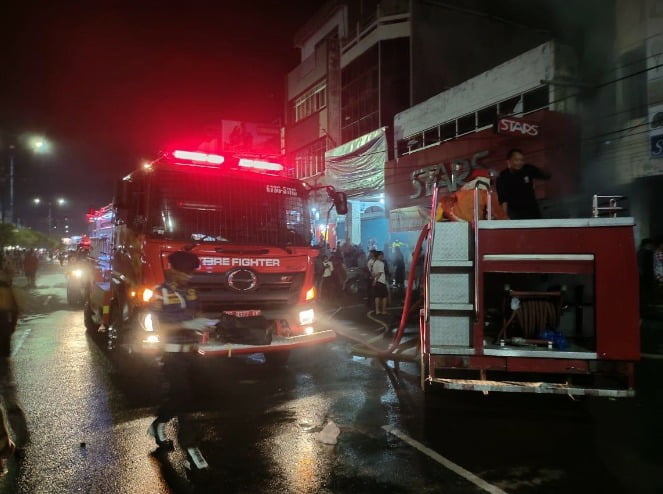Sijago Merah Hanguskan Toko Lion di Jalan Soeprapto Diduga Konsleting Listrik