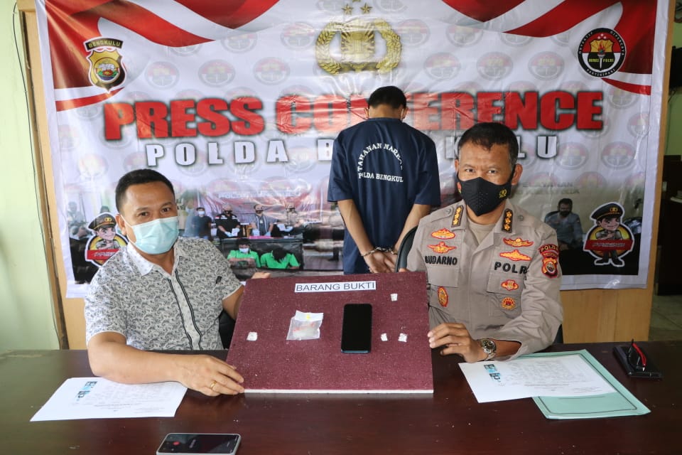 Polda Bengkulu Tangkap Pengedar Sabu Dengan BB 18 Paket Siap Edar