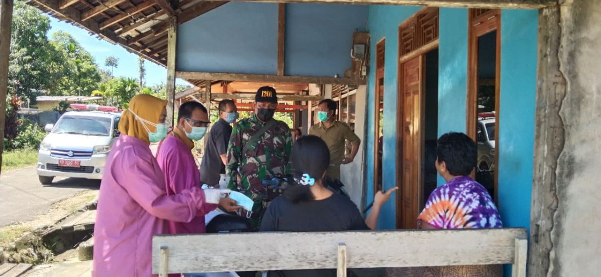 Kontak Erat Pasien COVID-19, 3 Warga Desa di Pak Laheng dan Toho Hilir Jalani Tes Swab PCR