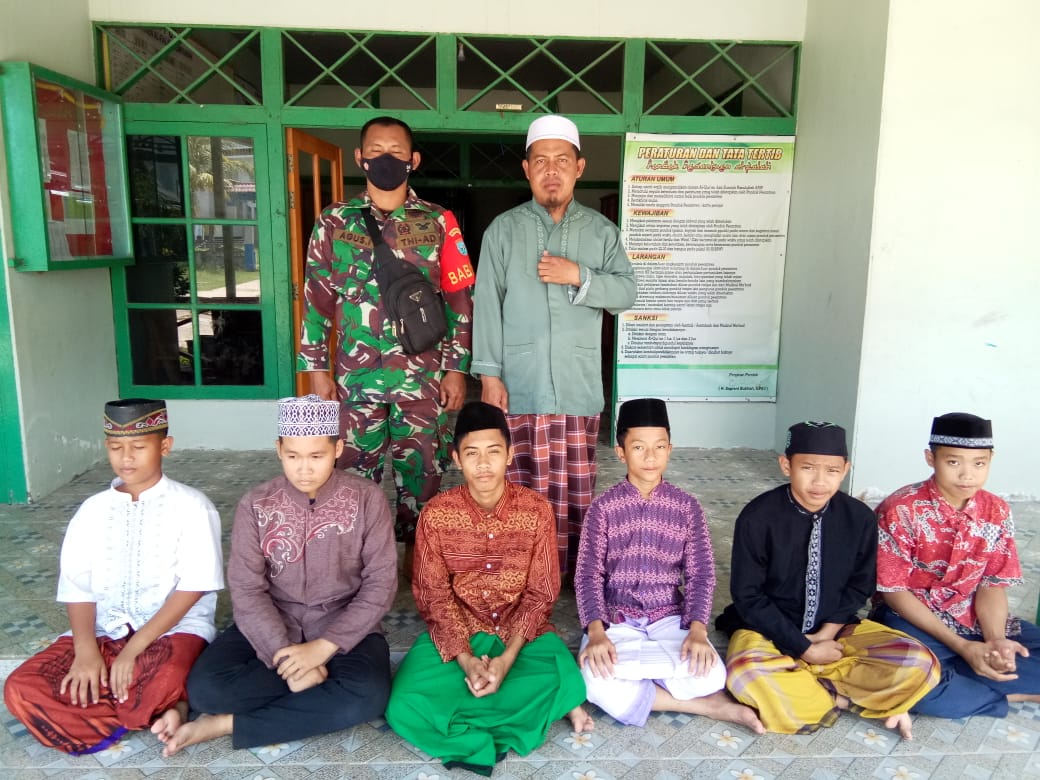 Ponpes Kelurahan Terusan Disambangi oleh Babinsa Mempawah Hilir