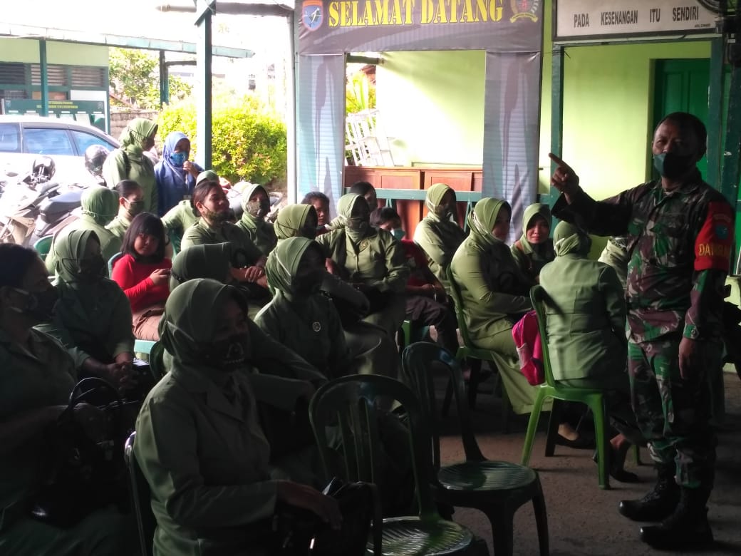 Koramil 1201-03 Mempawah Hilir Setia Dampingi Persit Untuk Sukseskan Program Serbuan Vaksinasi