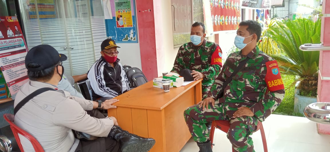 Upaya Cegah Penyebaran Corona, Danramil Air Besar Bersama Kapolsek Sambangi Puskesmas