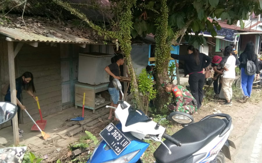 Peringatan Hari Lahir Pancasila, Koramil Sengah Temila Bersihkan Pos Babinsa Sidas