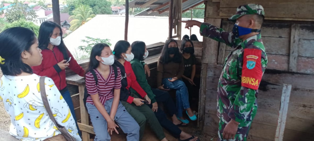 Kegiatan Babinsa Memberikan Materi Wawasan Kebangsaan