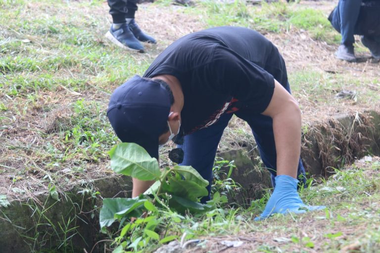 Wawali Dedy Pantau Kebersihan Bahkan Tidak Ragu Masuk Siring