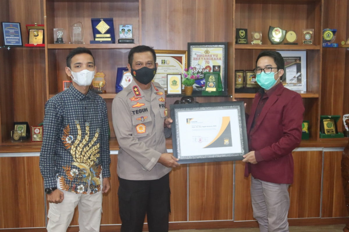 Ayomi Masyarakat, Kapolda Bengkulu Terima Piagam Penghargaan DPD IMM