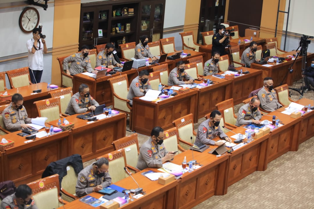 Di Hadapan Komisi III, Kapolri Paparkan 15 Aplikasi Layanan Publik Semudah Pesan Pizza