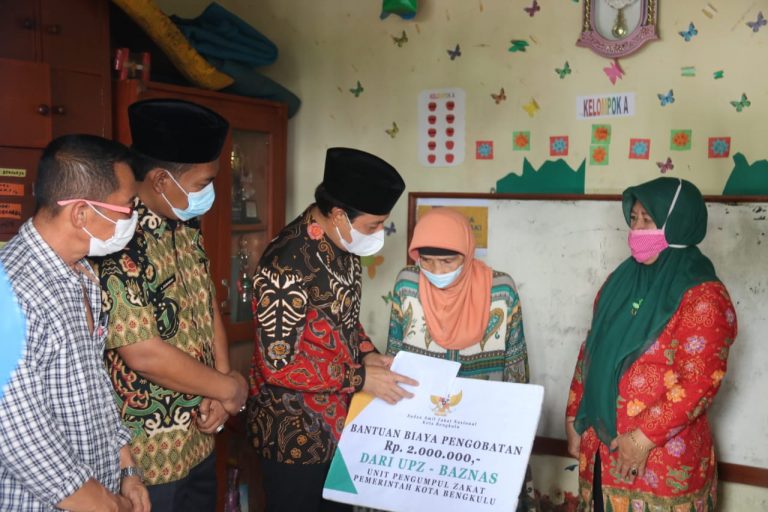 Rutin Blusukan ke Rumah Warga, Wawali Dedy Kirim Bantuan Dari Baznas