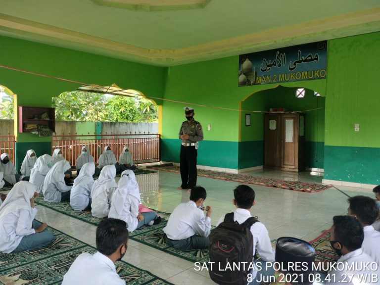 Satlantas Polres MM Sosialisasi Tertib Lalu Lintas di Sekolah-Sekolah