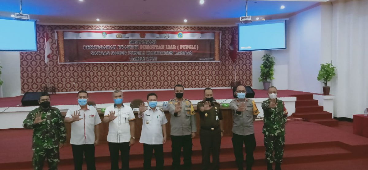 Serah Terima BPD Desa Raja Dihadiri Oleh Babinsa Ngabang