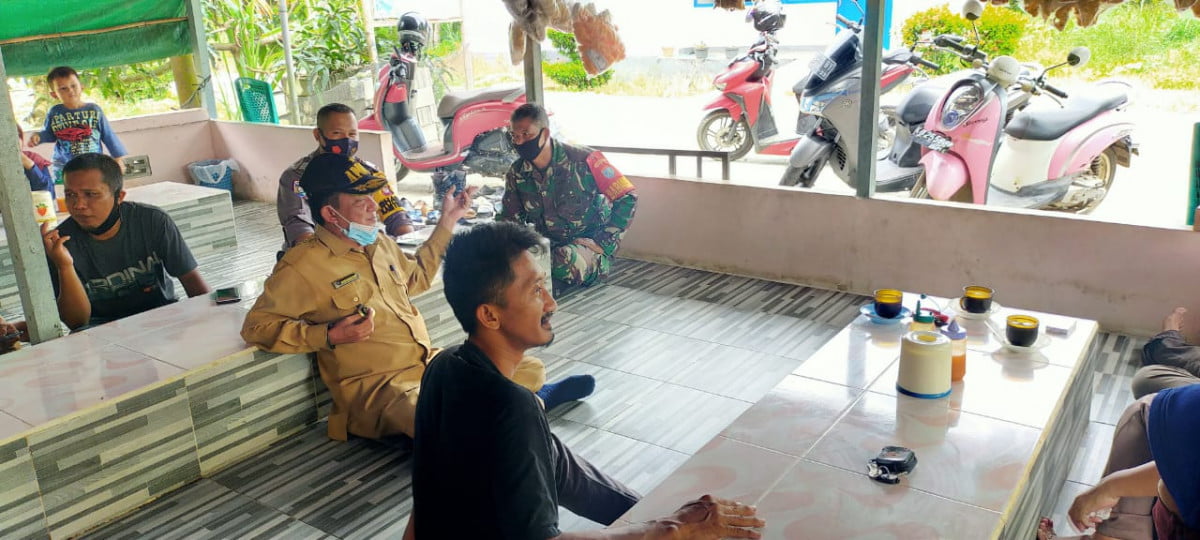 Melalui Anjangsana Babinsa Mempawah Hilir Pererat Hubungan dengan Warga