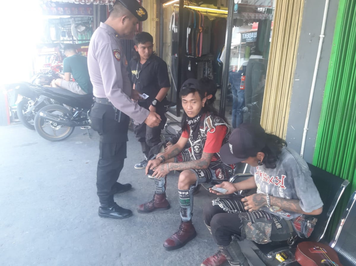 Polres RL Tertibkan Manusia Silver Dan Gepeng
