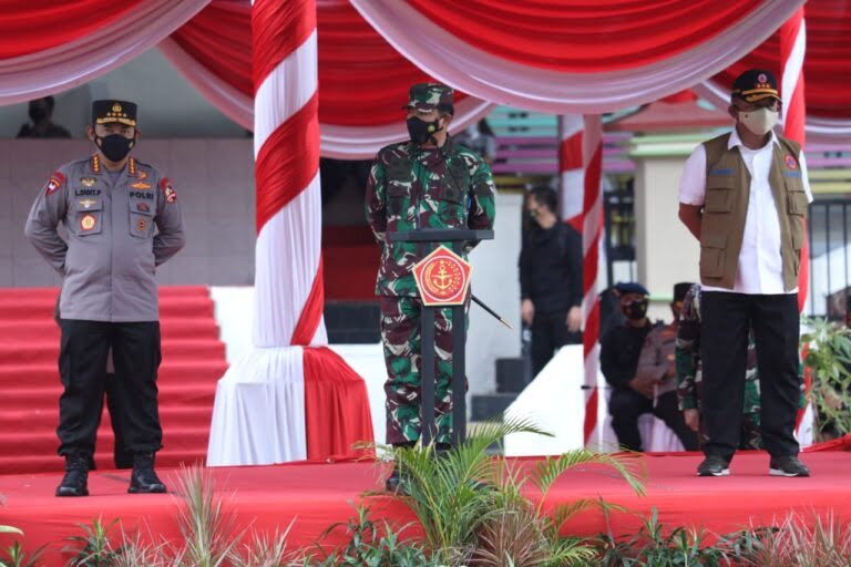 Kapolri, Panglima TNI, dan Kepala BNPB Pimpin Apel Gabungan Satgas Penanganan Covid-19 di Bangkalan