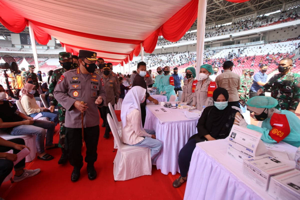 Panglima TNI dan Kapolri Tinjau Vaksinasi Massal di SUGBK