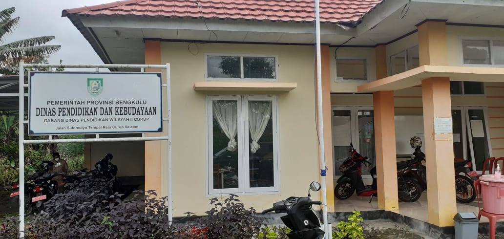Warga Keluhkan Diduga Adanya Pungutan Uang Masuk ke SMA/ SMK