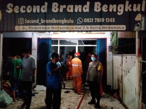 Diduga Konsleting Listrik, Ruko di Jalan Natadirja Terbakar
