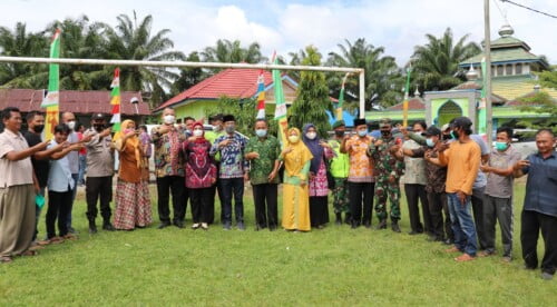 Wabup Wasri Serahkan Bantuan Sapi Ternak di Kecamatan XIV Koto