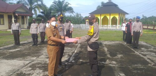 Camat Padang Jaya berikan Reward kepada Anggota Bhabin kamtibmas