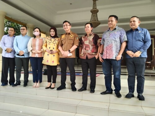 Sambangi Wagub Banten, Sultan Dorong Percepatan Pembangunan Kawasan Ekonomi Halal