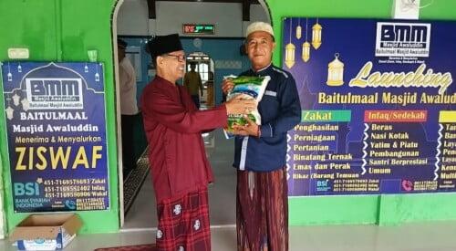 Baitul Mall Masjid Awaluddin Bagikan Beras Pada Mustahiq Dan Santunan Anak Yatim