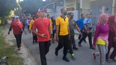 Danramil Kota Lamongan Gelar Acara Jalan Sehat Bareng Warga