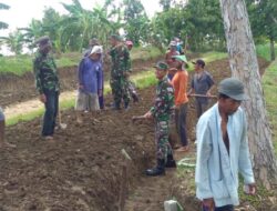 Akhir Pekan, Warga dan Koramil Babat Bikin Saluran Air
