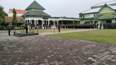 Upacara 17-an, Letkol Arm Ketut Bacakan Amanat Jenderal TNI Agus Subiyanto