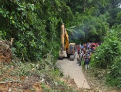 Respon Cepat Rohidin Tanggapi Longsor Jalur Lintas Lebong-Rejang Lebong